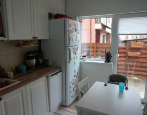 Ház 4 szobák eladó on Floresti