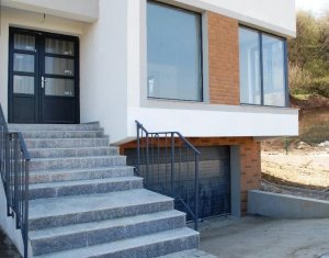 Ház 4 szobák eladó on Floresti