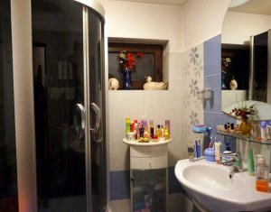 Lakás 3 szobák eladó on Floresti