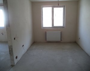 Lakás 3 szobák eladó on Floresti