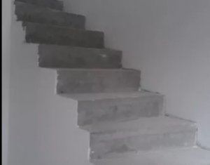 Ház 4 szobák eladó on Floresti