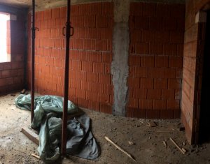 Lakás 2 szobák eladó on Floresti