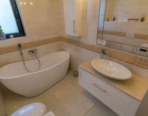 Lakás 4 szobák eladó on Cluj-napoca, Zóna Manastur