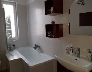 Lakás 3 szobák eladó on Floresti