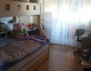 Lakás 3 szobák eladó on Floresti