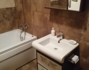 Lakás 3 szobák eladó on Floresti