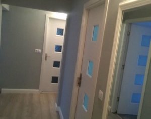 Appartement 3 chambres à vendre dans Cluj-napoca, zone Intre Lacuri