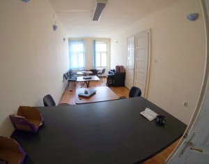 Appartement 3 chambres à louer dans Cluj-napoca, zone Centru