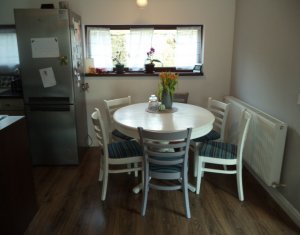 Ház 6 szobák eladó on Floresti