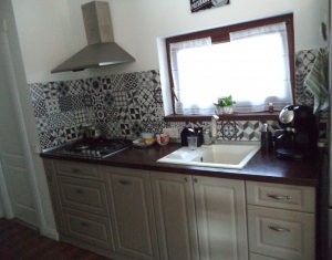 Ház 6 szobák eladó on Floresti