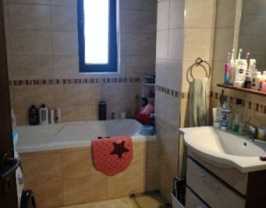 Lakás 3 szobák eladó on Floresti