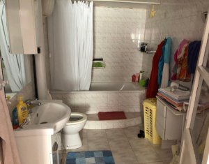 Ház 6 szobák eladó on Floresti