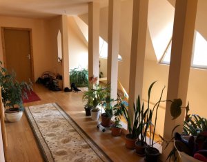 Ház 6 szobák eladó on Floresti