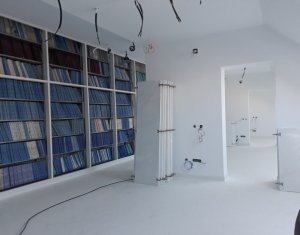 Inchiriere birou, ultracentral, compartimentat 4 camere (notar,cabinet,servicii)