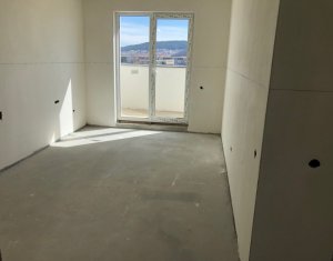 Lakás 3 szobák eladó on Floresti