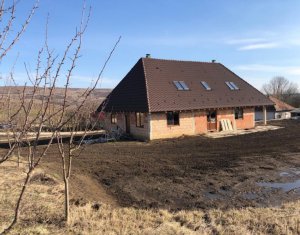 Nyaralók eladó on Barai