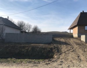 Nyaralók eladó on Barai