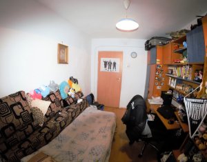 Lakás 4 szobák eladó on Cluj-napoca, Zóna Manastur