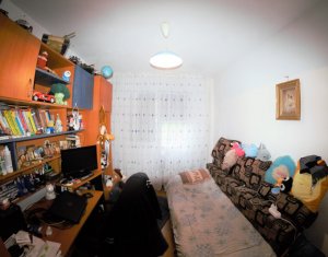 Lakás 4 szobák eladó on Cluj-napoca, Zóna Manastur