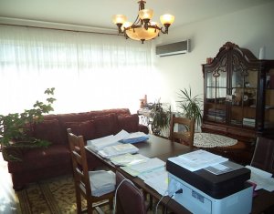 Lakás 4 szobák eladó on Cluj-napoca, Zóna Manastur