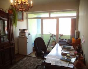 Lakás 4 szobák eladó on Cluj-napoca, Zóna Manastur