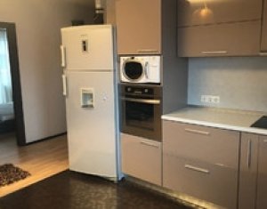 Lakás 3 szobák eladó on Floresti