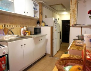 Lakás 3 szobák eladó on Floresti