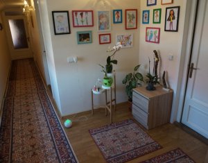 Ház 7 szobák eladó on Baciu