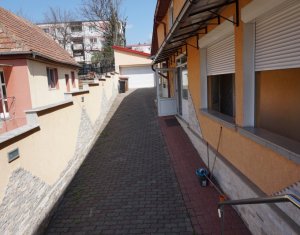 Ház 7 szobák eladó on Baciu