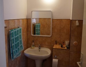 Ház 7 szobák eladó on Baciu