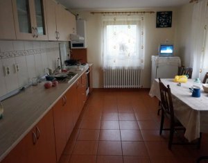 Ház 4 szobák eladó on Chinteni