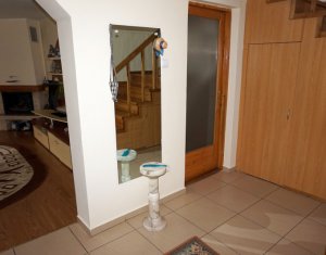 Ház 4 szobák eladó on Chinteni