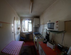 Lakás 4 szobák eladó on Cluj-napoca, Zóna Manastur