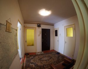 Lakás 4 szobák eladó on Cluj-napoca, Zóna Manastur