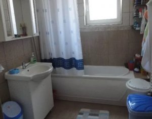 Lakás 3 szobák eladó on Floresti