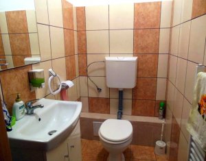 Lakás 3 szobák eladó on Floresti