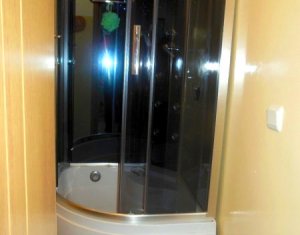 Lakás 3 szobák eladó on Floresti