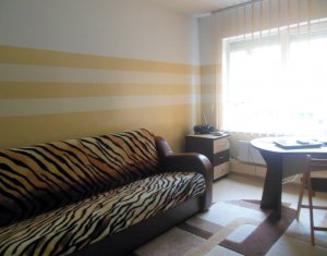 Lakás 3 szobák eladó on Floresti