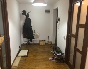 Lakás 3 szobák kiadó on Floresti