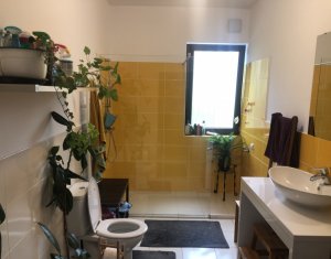 Ház 5 szobák kiadó on Floresti