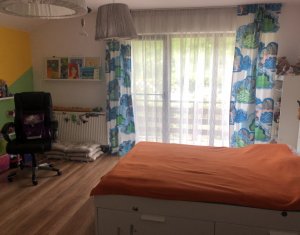 Ház 5 szobák kiadó on Floresti