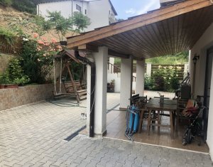Ház 5 szobák kiadó on Floresti
