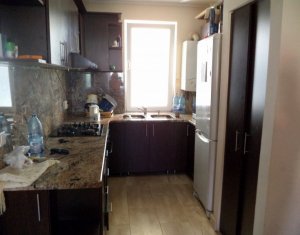 Lakás 3 szobák eladó on Floresti