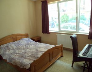 Lakás 3 szobák eladó on Floresti