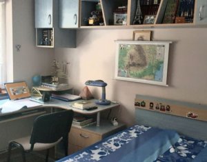 Lakás 4 szobák eladó on Cluj-napoca, Zóna Manastur