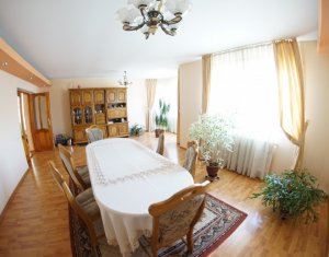 Ház 5 szobák eladó on Cluj-napoca, Zóna Manastur