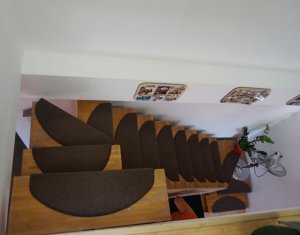 Lakás 3 szobák eladó on Floresti