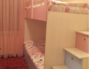 Lakás 4 szobák eladó on Floresti