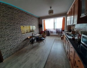 Lakás 2 szobák eladó on Floresti