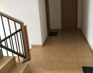 Lakás 3 szobák eladó on Floresti